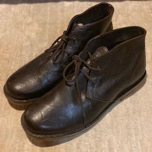 UGG Chukka espresso leather boots